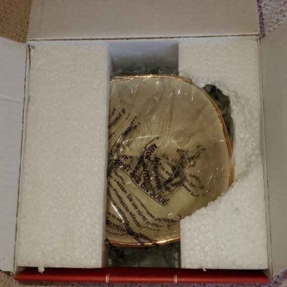 Lenox Holiday Archive 4.5" Candy/Nut Bowl - Picture 2 of 7